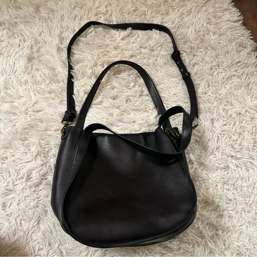 Madewelll The Sydney Shoulder Bag in black